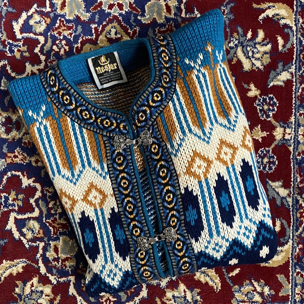 🦋 VINTAGE WOOL SWEATER 🦋